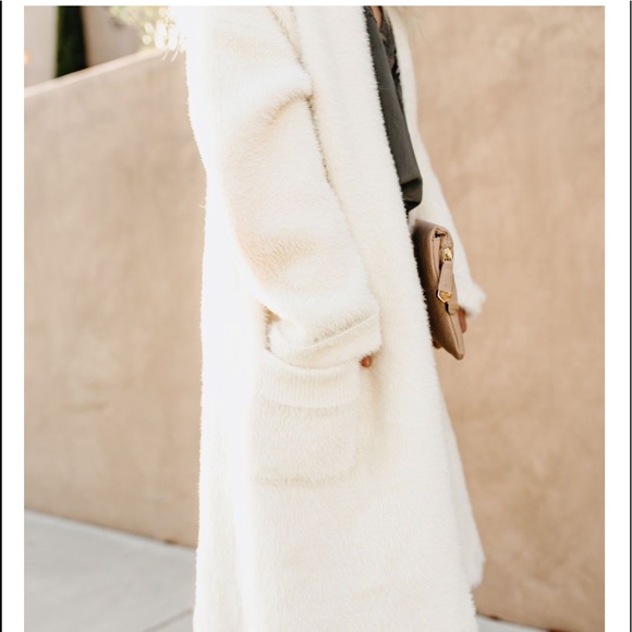 KRISTINE Fuzzy Oversized Long Cardigan - Picture 7 of 8